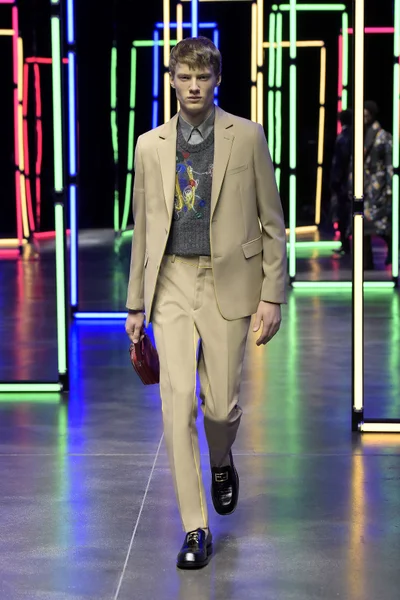 Look 21